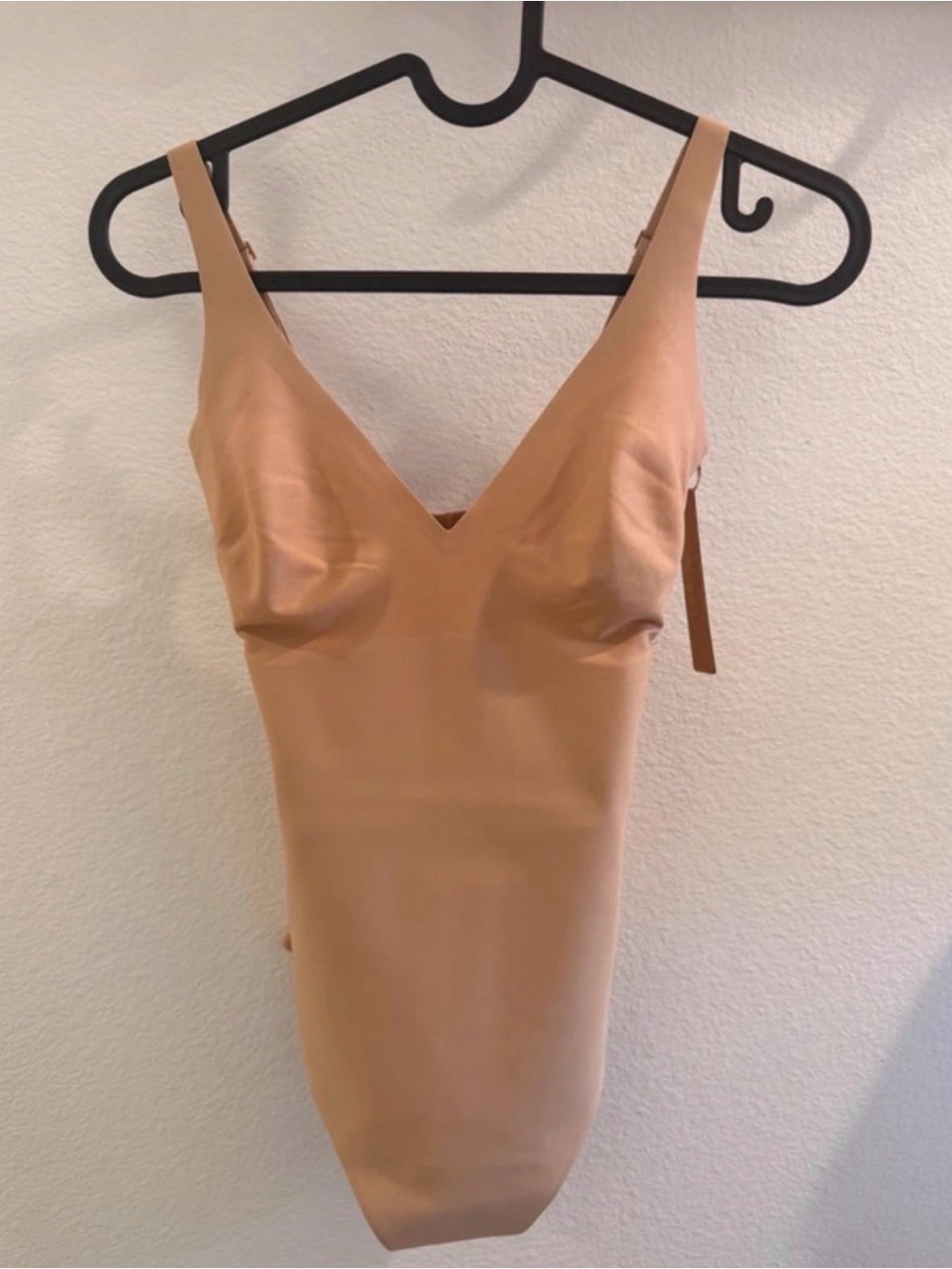 NWT Skims Core Sculpt Plunge Bodysuit size Small in Clay.